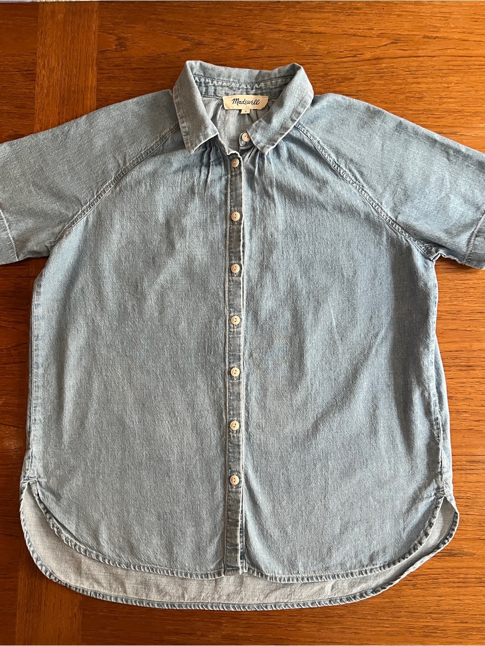 Women’s Madewell Chambray Short Sleeve Button-Up Shirt; size small